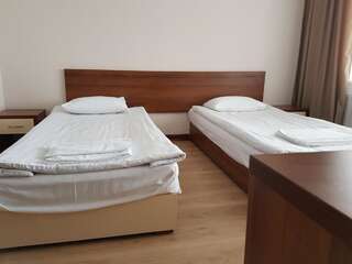 Отель Azure Sport Resort Булан-Соготту Двухместный номер с 2 отдельными кроватями и ванной комнатой-5