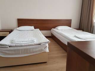 Отель Azure Sport Resort Булан-Соготту Двухместный номер с 2 отдельными кроватями и ванной комнатой-9